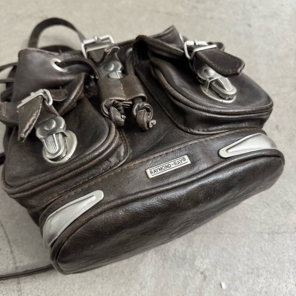Vintage Leather Backpack - Picture 5 of 9